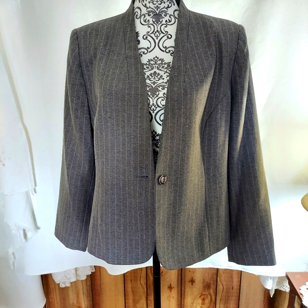 Pants suit size 14p